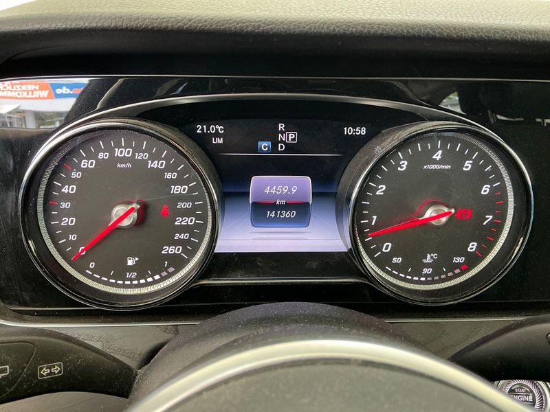 Mercedes-Benz E-Klasse E 200 T 4Matic Avantgarde — zdjęcie 13