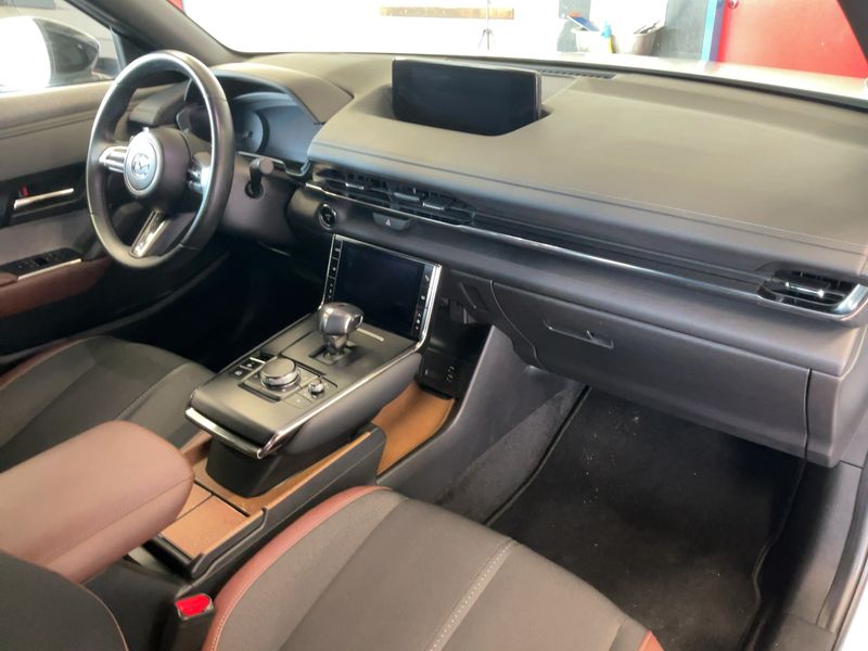 Mazda MX-30 electric drive 107 kW — zdjęcie 12