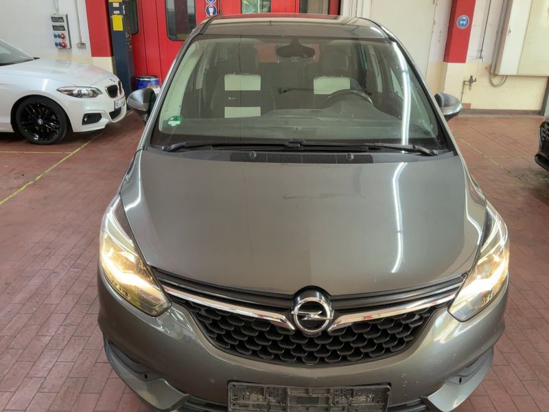 Opel Zafira Tourer 1.4 Turbo Selective Start/Stop — zdjęcie 9