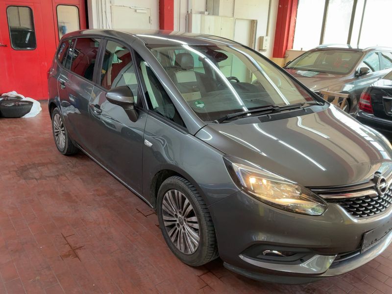 Opel Zafira Tourer 1.4 Turbo Selective Start/Stop — zdjęcie 8