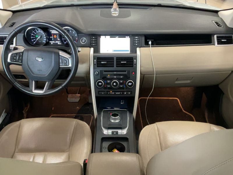 Land Rover Discovery Sport 2.0 Turbo HSE — zdjęcie 12