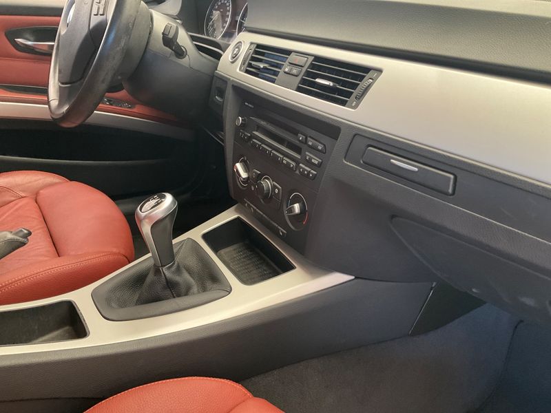 BMW 3er 330d 2010 – снимка 30