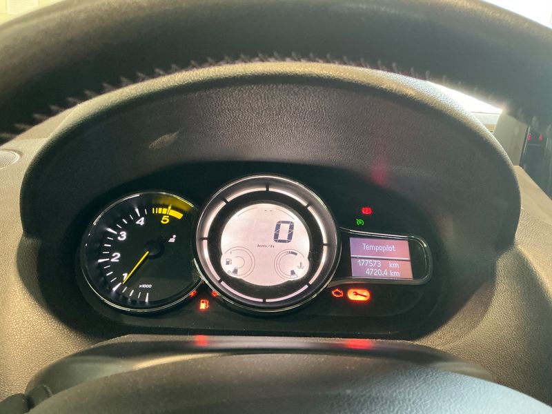 Renault Megane 1.6 dCi BOSE Edition — zdjęcie 13