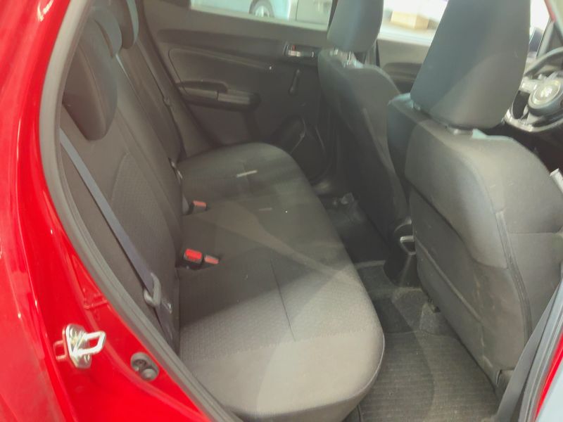 Suzuki Swift 1.2 DualJet Mild-Hybrid Comfort — zdjęcie 14