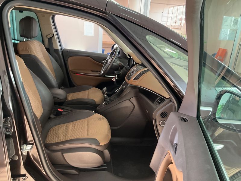 Opel Zafira Tourer 1.6 Turbo Cosmo — zdjęcie 3