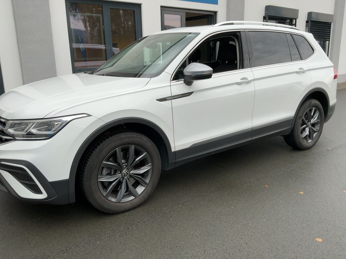 Volkswagen Tiguan Allspace 2.0 TSI Life 4Motion
