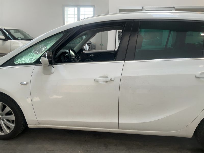 Opel Zafira Tourer 2.0 CDTI Cosmo — zdjęcie 4