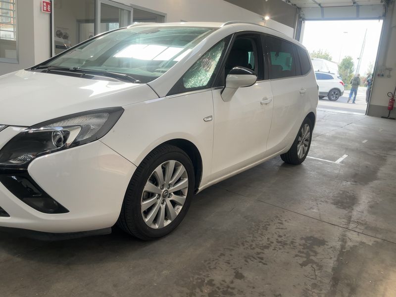 Opel Zafira Tourer 2.0 CDTI Cosmo — zdjęcie 2