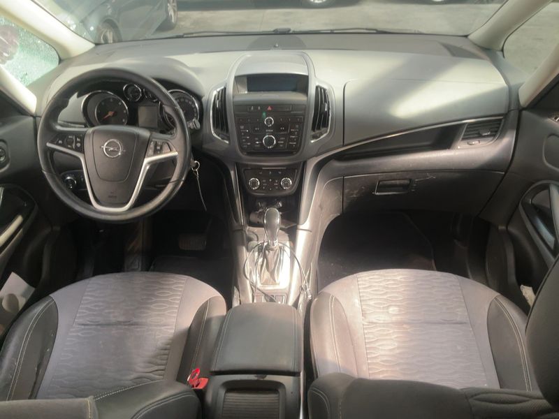 Opel Zafira Tourer 2.0 CDTI Cosmo — zdjęcie 12