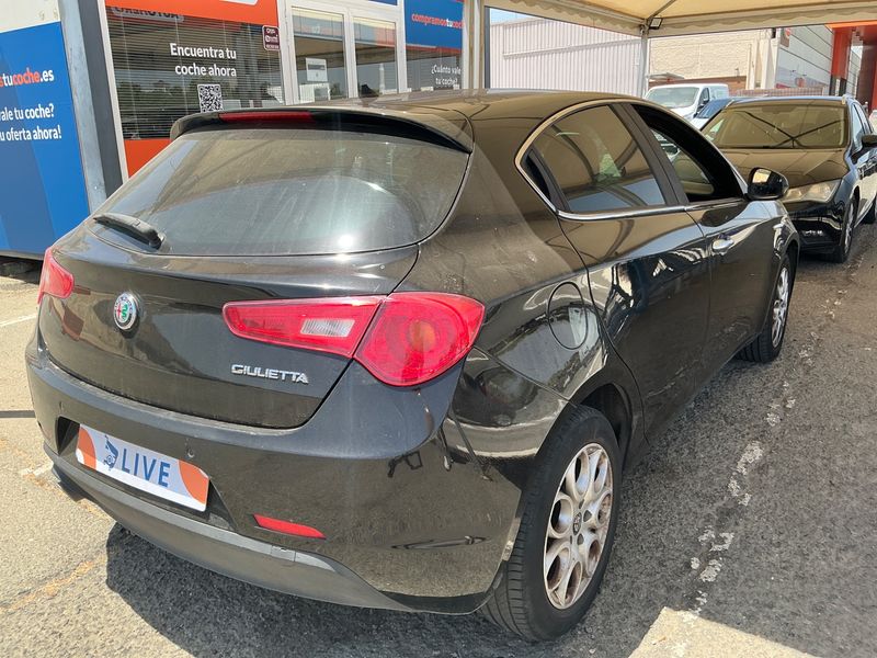 Alfa Romeo Giulietta 1.6 JTD Super — zdjęcie 2