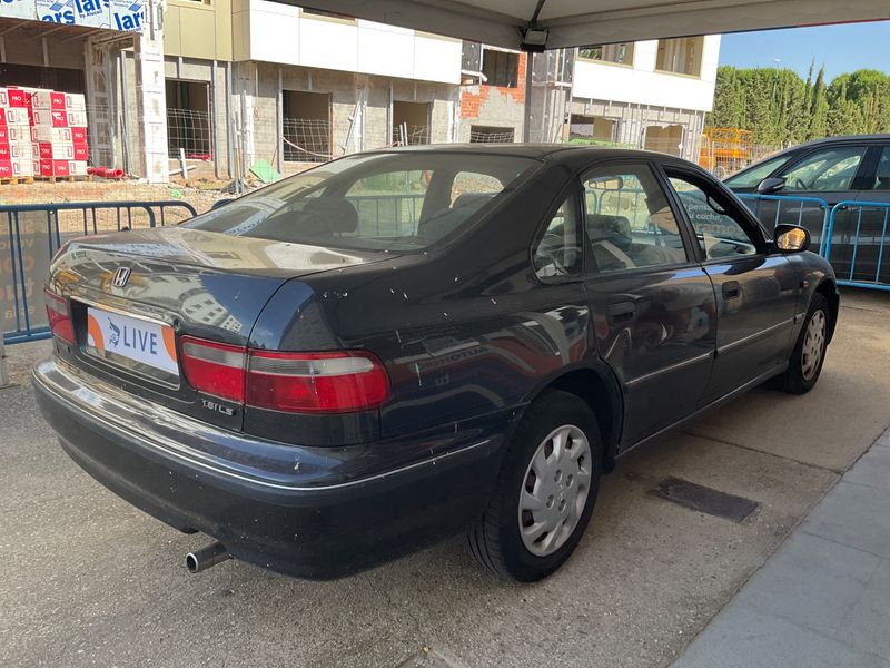 Honda Accord 1.8 LS — zdjęcie 2