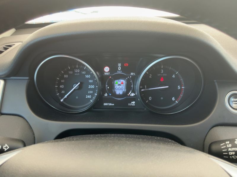Land Rover Discovery Sport 2.0 Td4 HSE AWD — zdjęcie 13