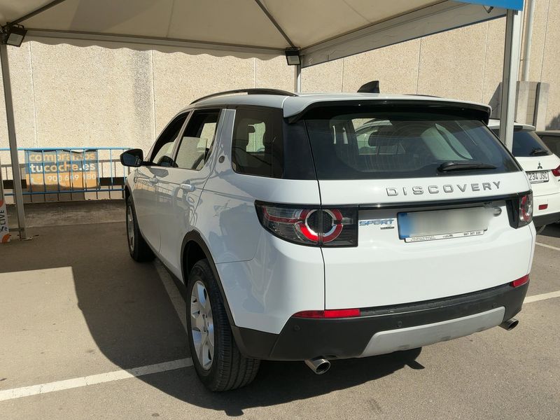 Land Rover Discovery Sport 2.0 Td4 HSE AWD — zdjęcie 3