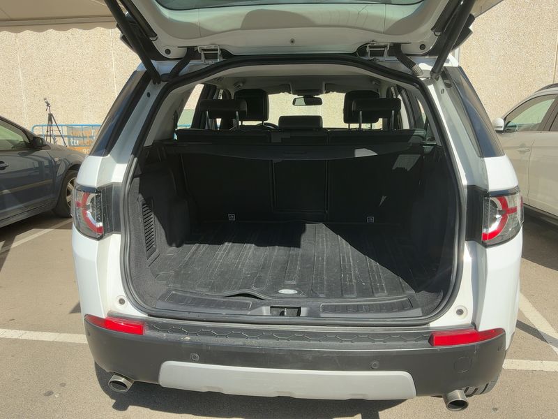 Land Rover Discovery Sport 2.0 Td4 HSE AWD — zdjęcie 10