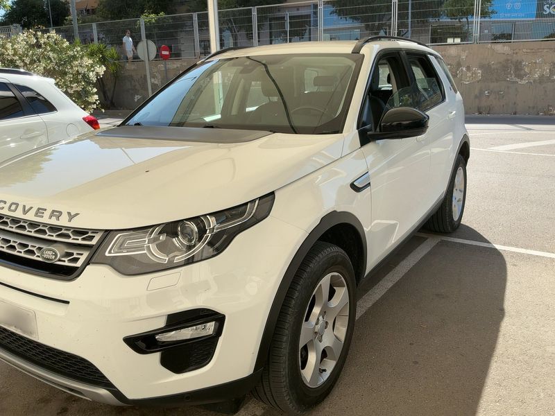 Land Rover Discovery Sport 2.0 Td4 HSE AWD — zdjęcie 2