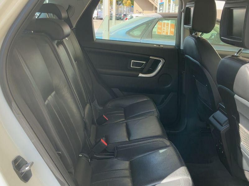Land Rover Discovery Sport 2.0 Td4 HSE AWD — zdjęcie 14
