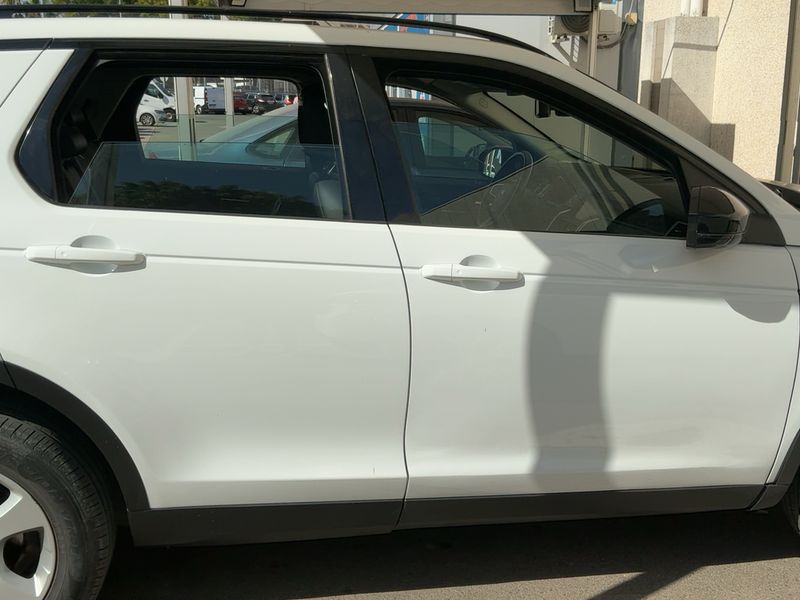 Land Rover Discovery Sport 2.0 Td4 HSE AWD — zdjęcie 7