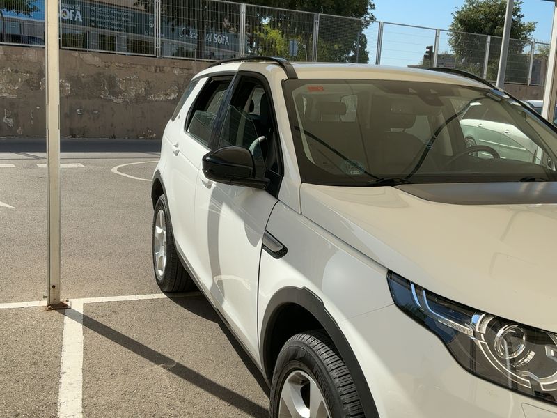 Land Rover Discovery Sport 2.0 Td4 HSE AWD — zdjęcie 8
