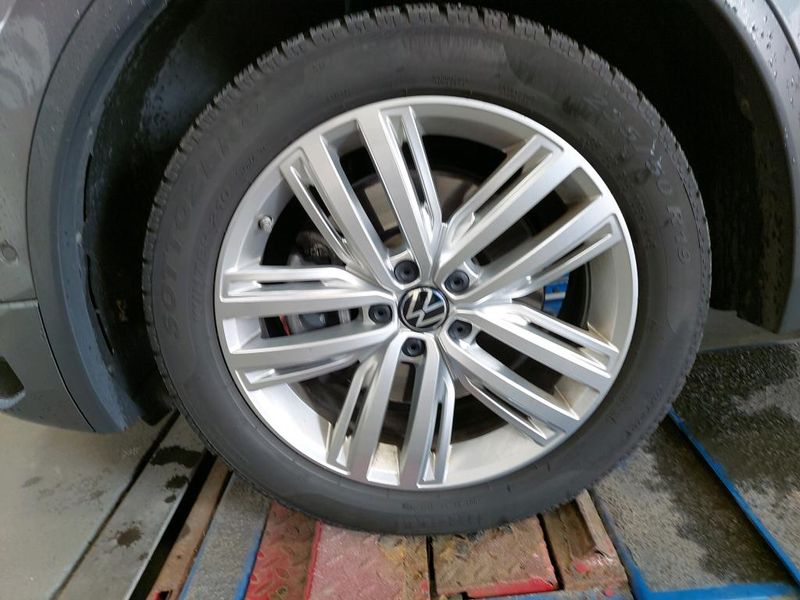 Volkswagen Tiguan Allspace 2.0 TDI R-Line 4Motion — zdjęcie 24