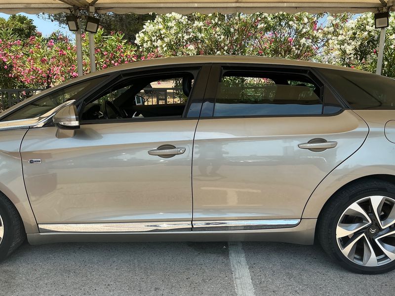 Citroen DS5 2.0 HDi Hybrid4 SportChic — zdjęcie 4