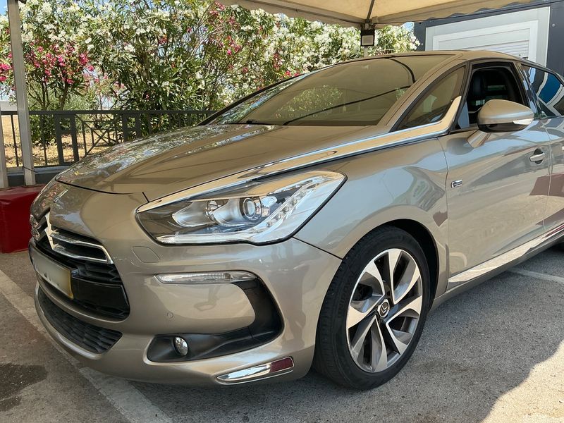 Citroen DS5 2.0 HDi Hybrid4 SportChic — zdjęcie 2