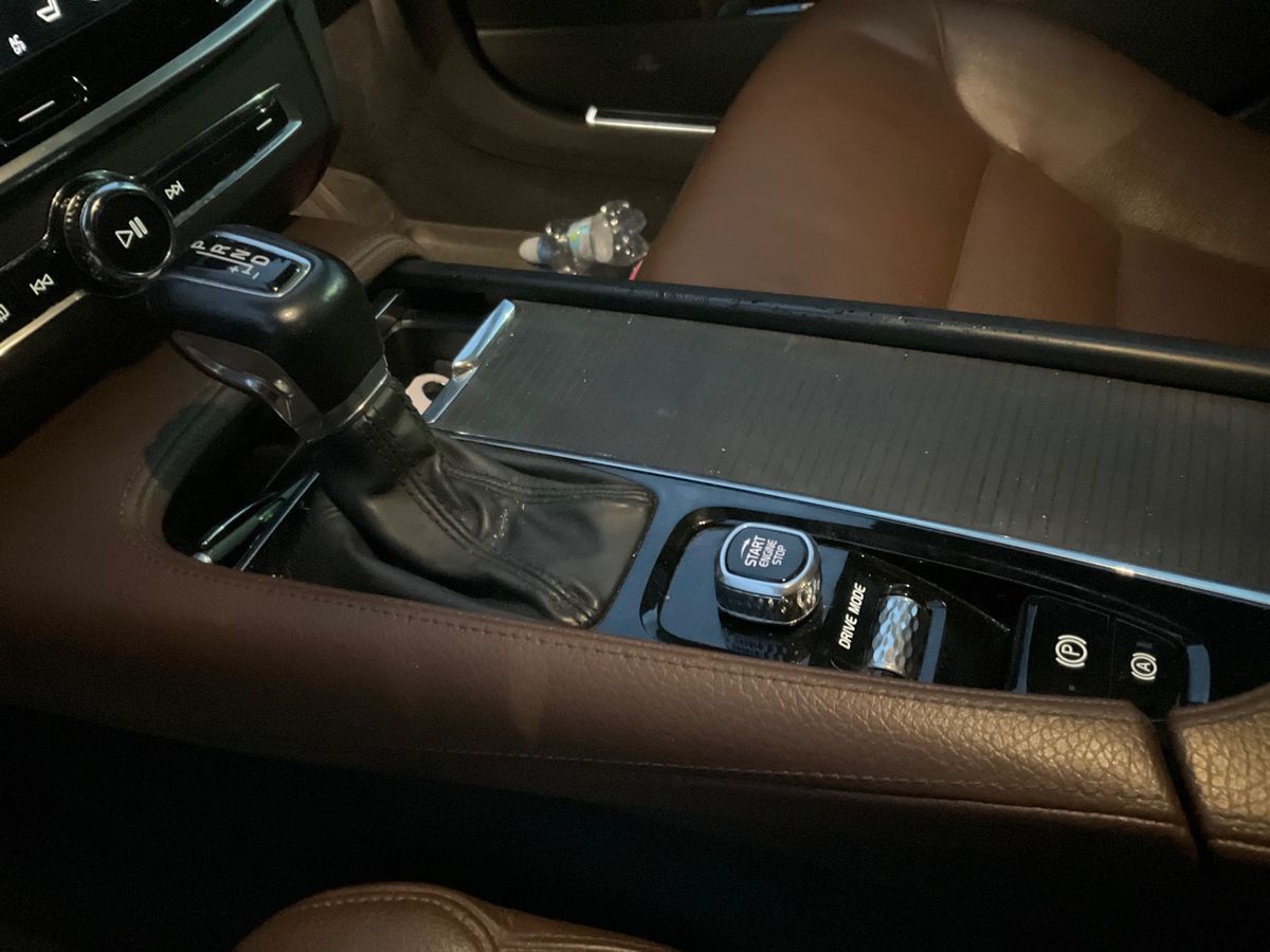 Volvo S90 2019 — photo 25
