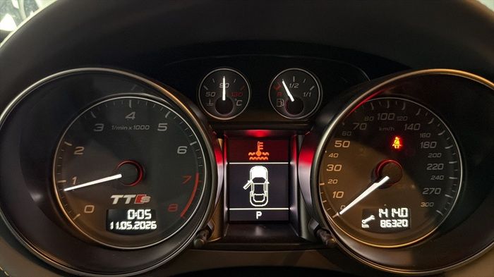 Audi TTS 2.0 TFSI quattro Coupe — zdjęcie 13