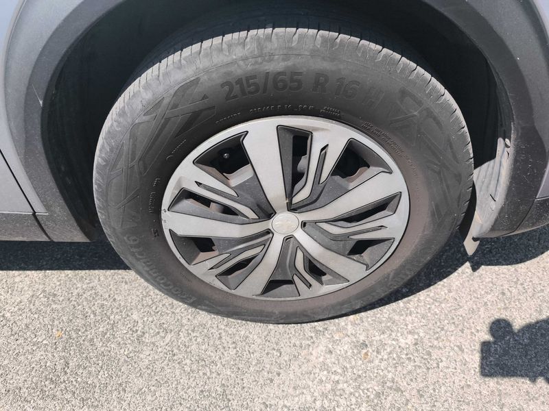 Peugeot 2008 1.2 PureTech Active — zdjęcie 19