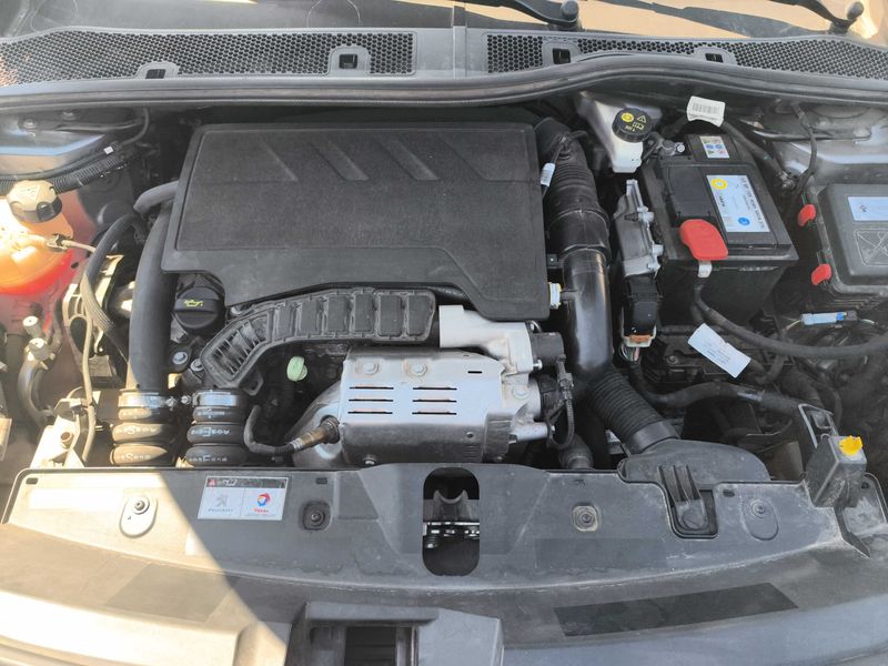 Peugeot 2008 1.2 PureTech Active — zdjęcie 8