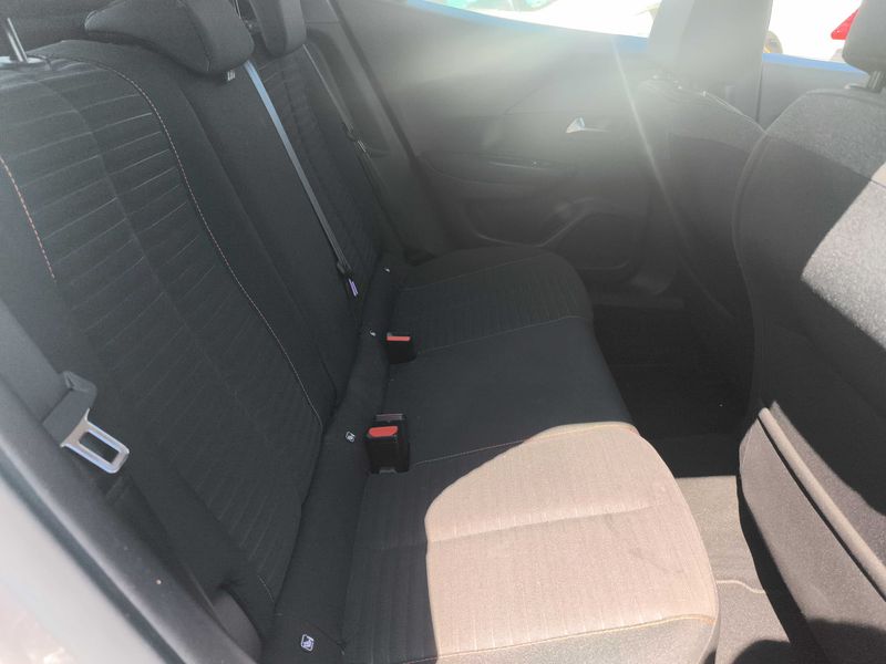 Peugeot 2008 1.2 PureTech Active — zdjęcie 13