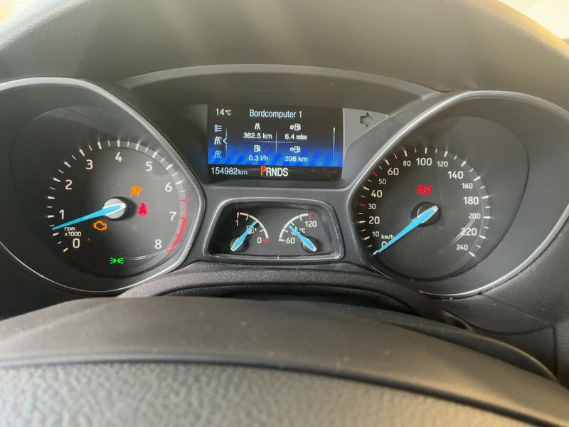 Ford Focus 1.5 EcoBoost ST-Line — zdjęcie 13