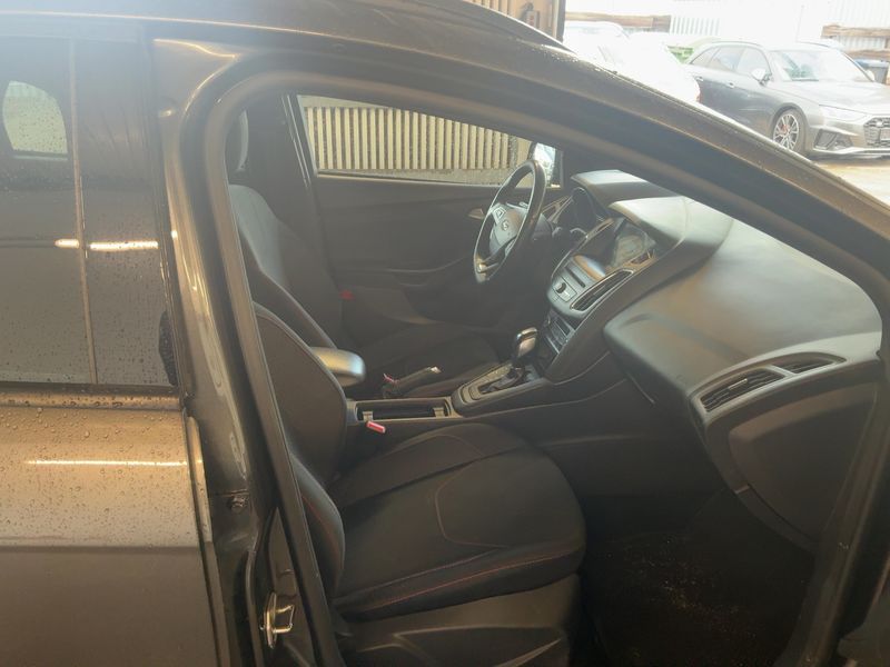 Ford Focus 1.5 EcoBoost ST-Line — zdjęcie 11
