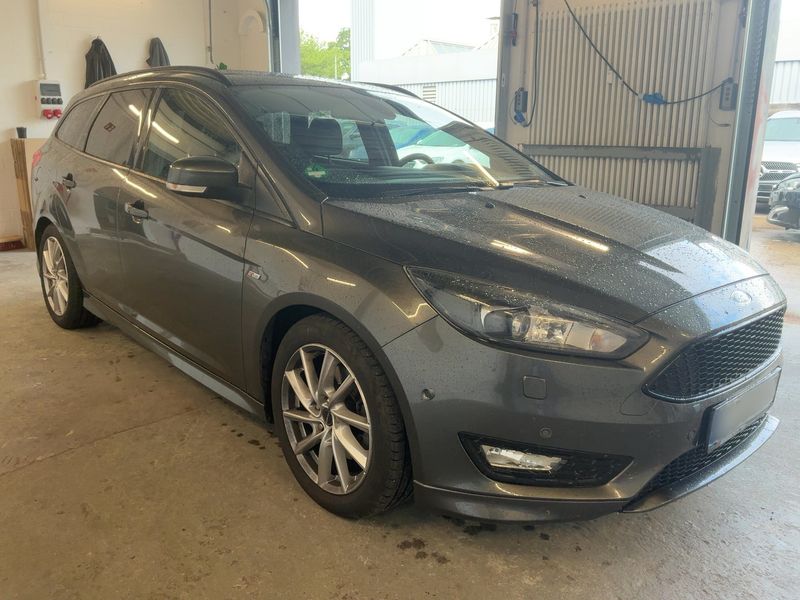 Ford Focus 1.5 EcoBoost ST-Line — zdjęcie 8