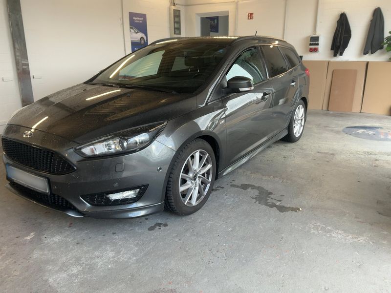 Ford Focus 1.5 EcoBoost ST-Line — zdjęcie 2