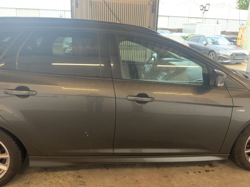 Ford Focus 1.5 EcoBoost ST-Line — zdjęcie 7