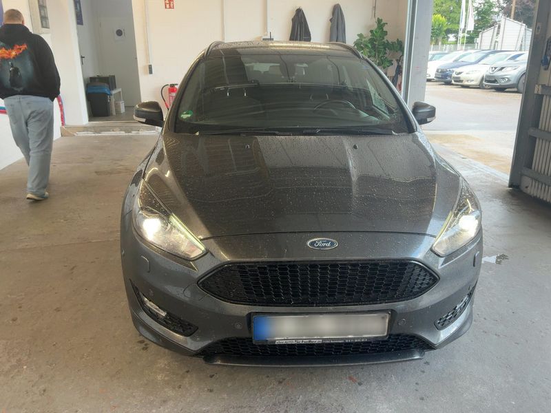 Ford Focus 1.5 EcoBoost ST-Line — zdjęcie 9