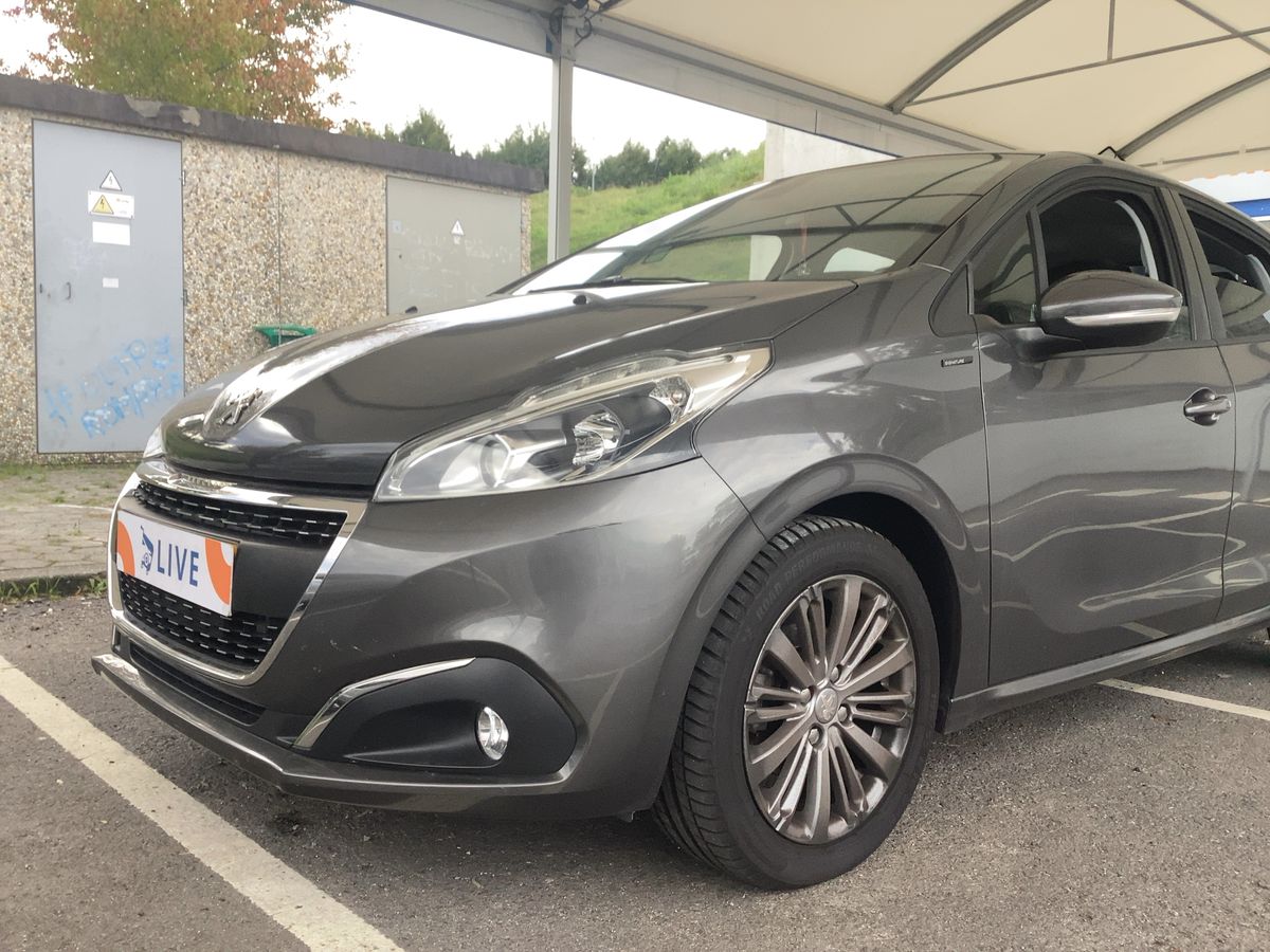 Peugeot 208 1.2 PureTech Signature