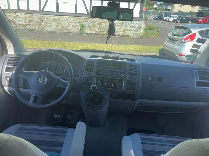 Volkswagen T5 California 2.0 TDI Beach Aufstelldach — zdjęcie 12