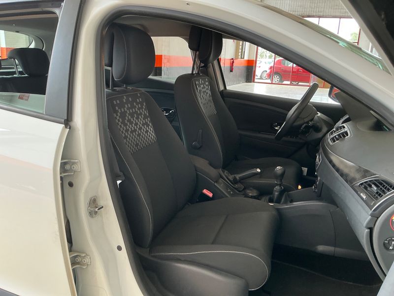 Renault Megane 1.2 Expression 2012 – снимка 3