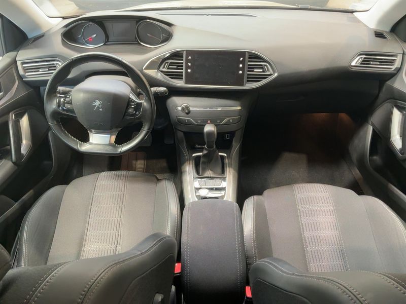 Peugeot 308 1.2 e-THP Allure 2017 – снимка 17