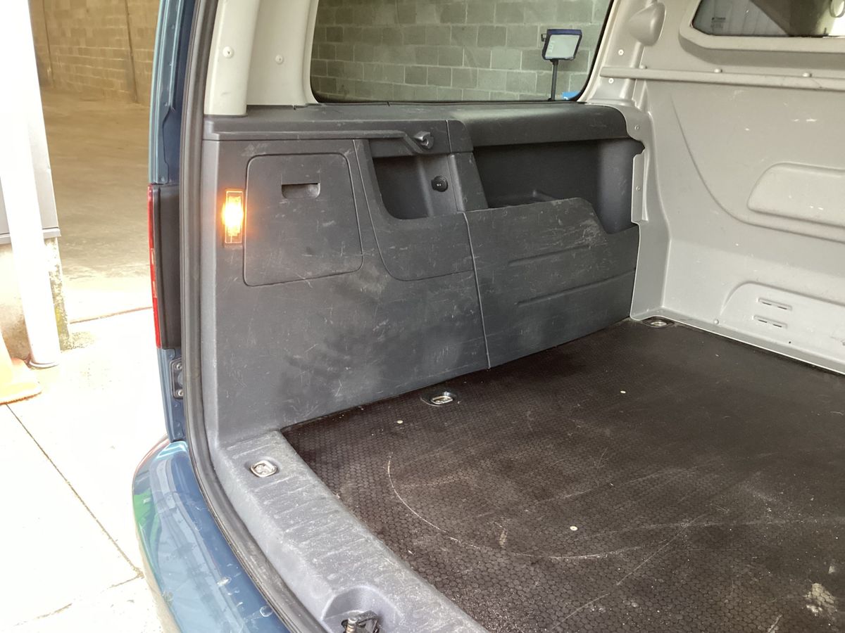 Volkswagen Caddy 2015 — photo 38