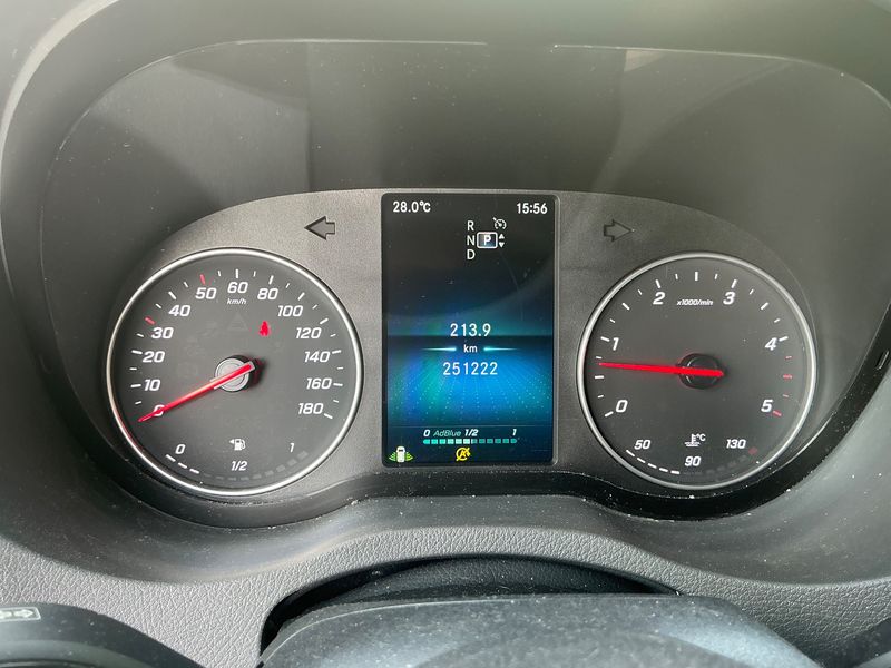 Mercedes-Benz Sprinter 319 CDI RWD L3 — zdjęcie 13