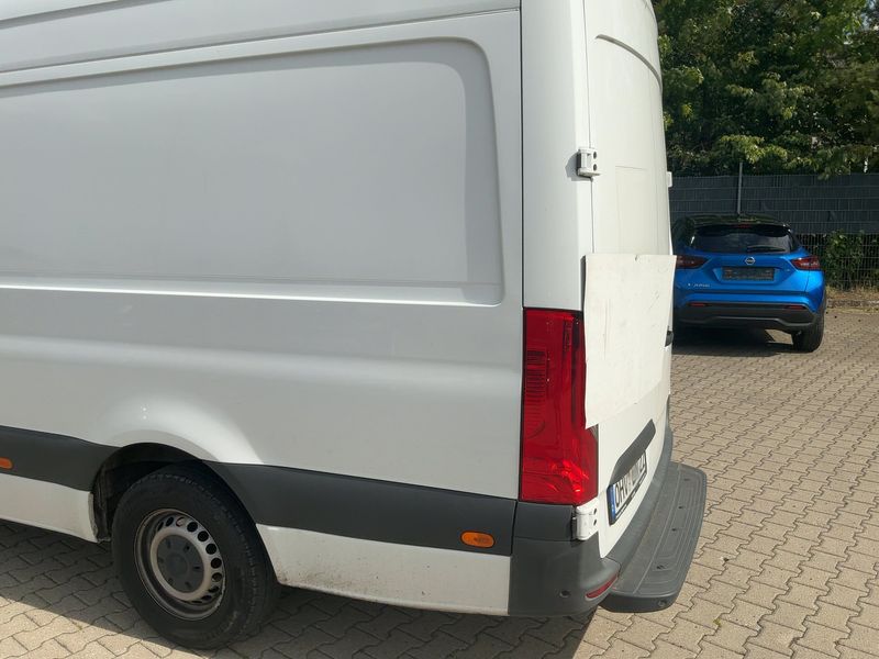 Mercedes-Benz Sprinter 319 CDI RWD L3 — zdjęcie 3