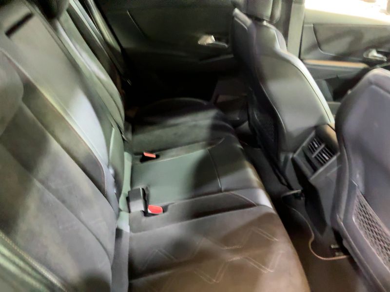DS Automobiles DS7 Crossback 1.6 PureTech Performance Line — zdjęcie 14