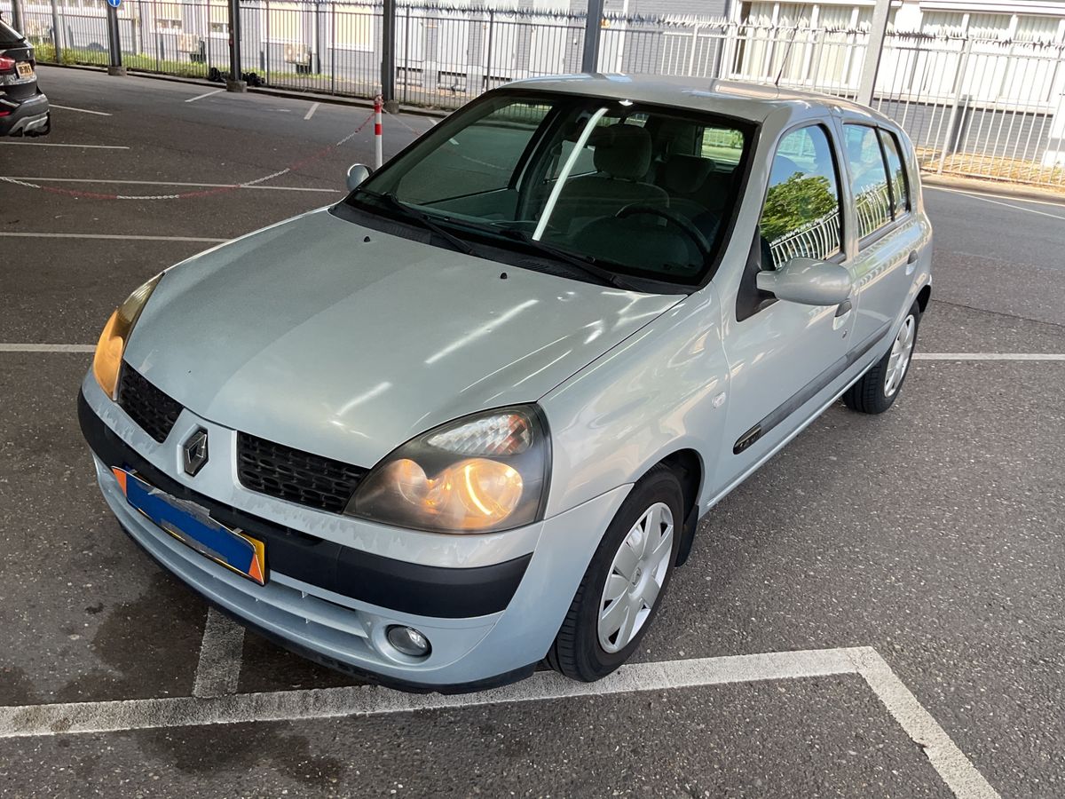 Renault Clio 2003