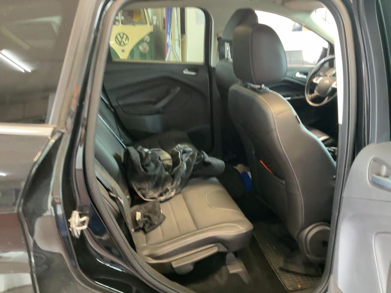 Ford Kuga 2.0 TDCi Titanium — zdjęcie 14