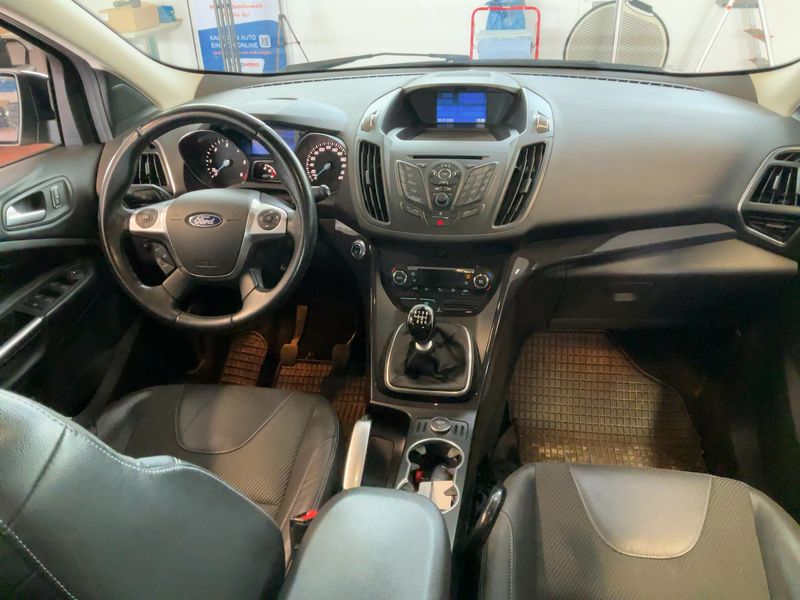 Ford Kuga 2.0 TDCi Titanium — zdjęcie 12