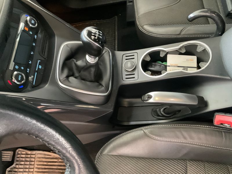 Ford Kuga 2.0 TDCi Titanium 2015 – снимка 22