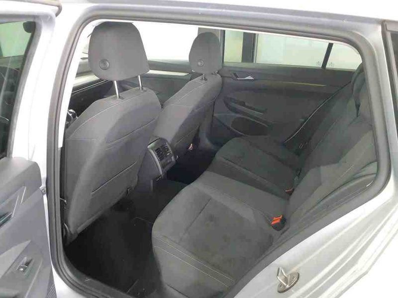 Volkswagen Golf VIII 2.0 TDI Life — zdjęcie 12