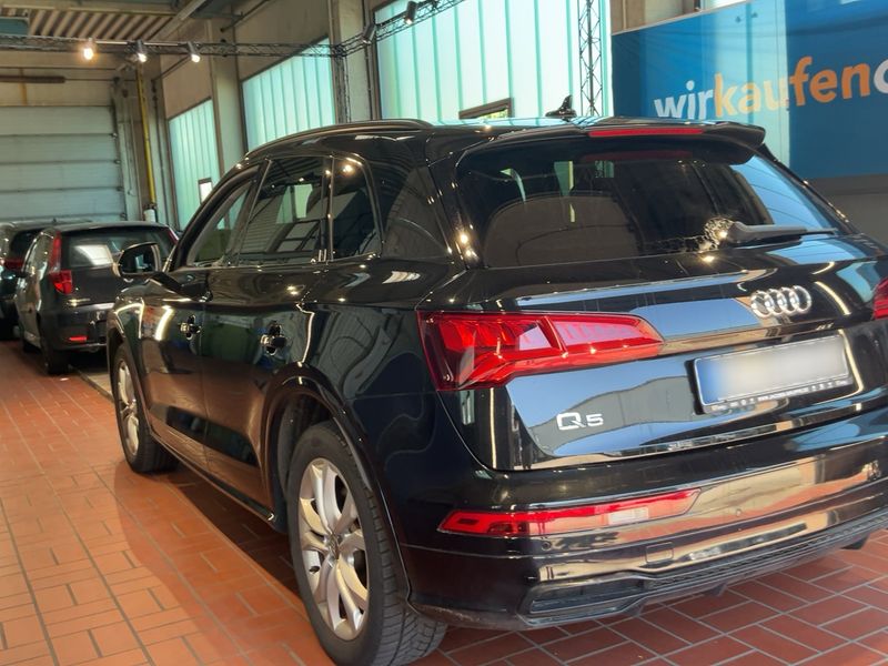 Audi Q5 40 TDI quattro Sport — zdjęcie 3